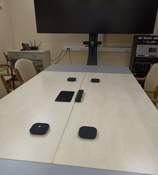 VoiceXpert VXV-312-KIT, видеобар в комплекте с 4-мя беспроводными микрофонами